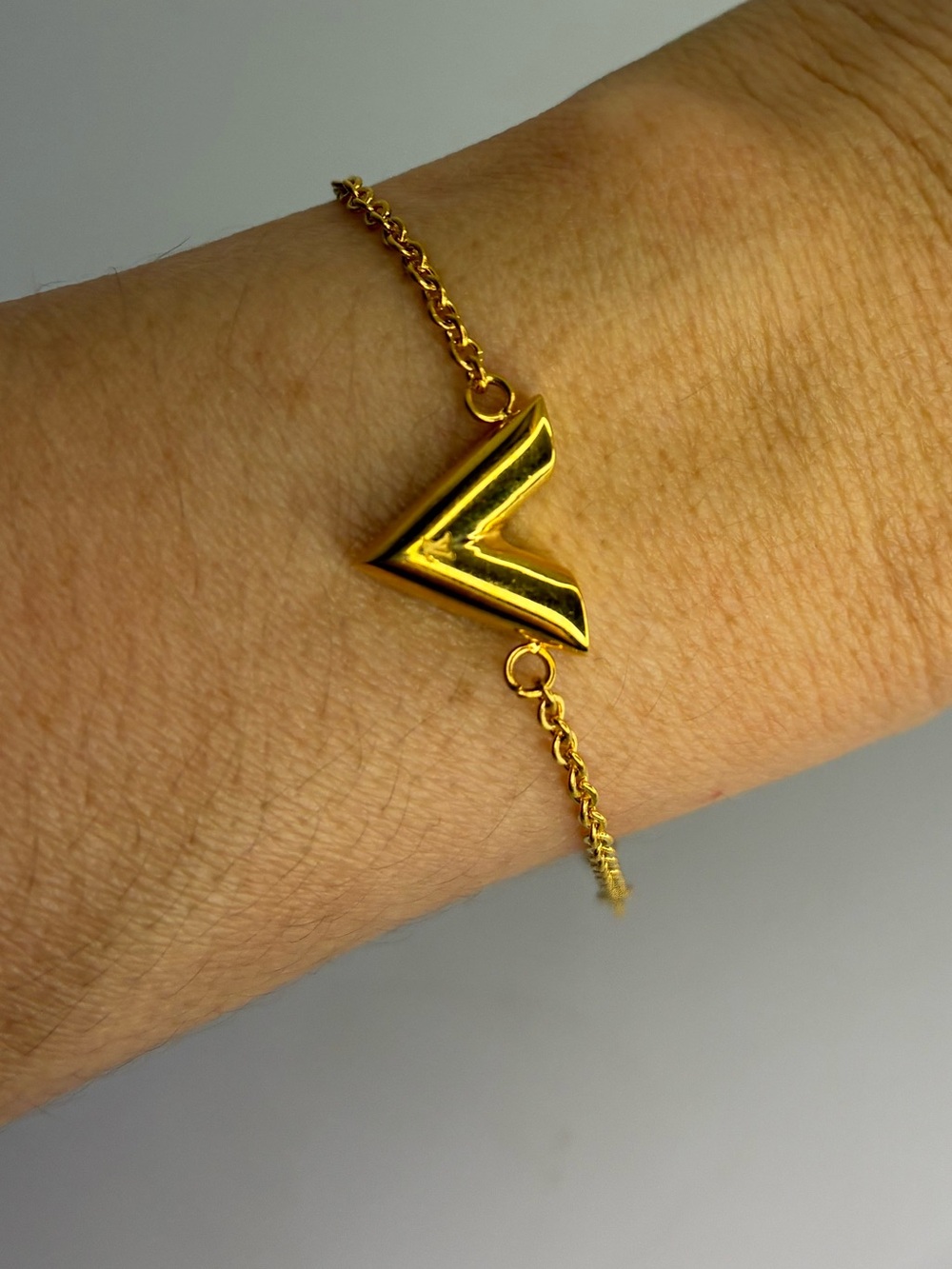 Vintage Gold Chevron V-Link Bracelet - Women's Jewelry